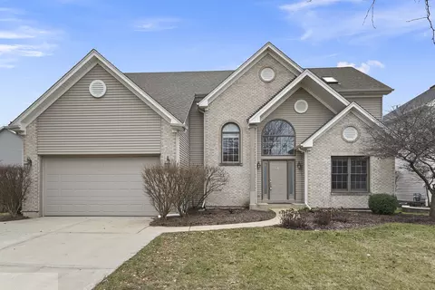2495 Warwick Ct, Aurora, IL 60503