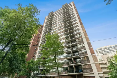 2740 N Pine Grove Ave #4A, Chicago, IL 60614