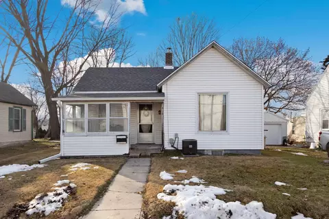 619 S Lincoln Ave, Dixon, IL 61021