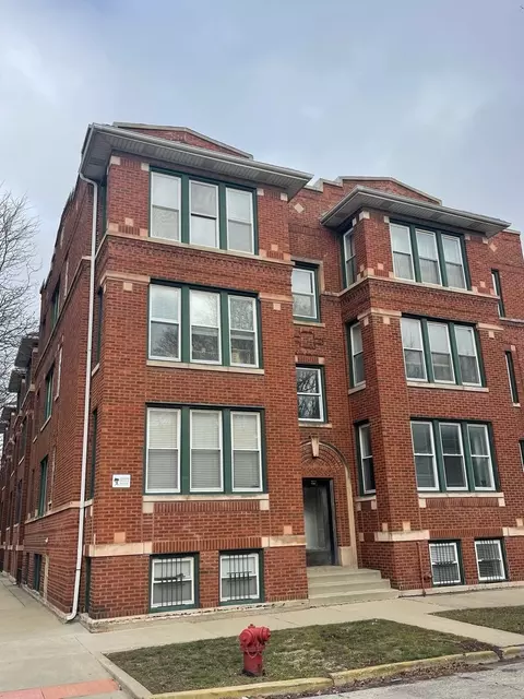 3334 W Belden Ave #2, Chicago, IL 60647