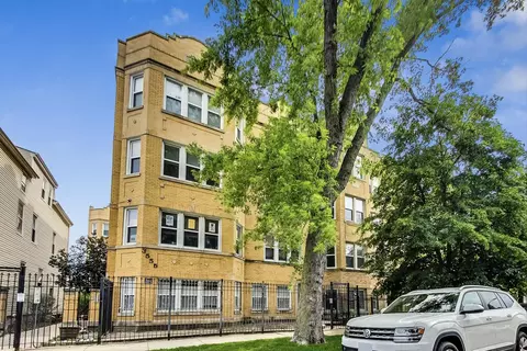3555 W Lyndale St #3D, Chicago, IL 60647