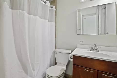 1 E Scott St #2003, Chicago, IL 60610 photo 9
