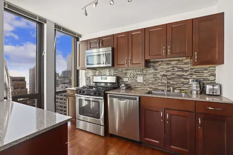 1 E Scott St #2003, Chicago, IL 60610 photo 3