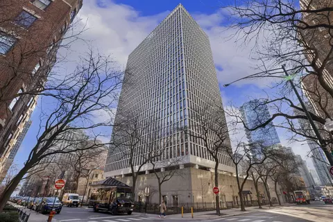 1 E Scott St #2003, Chicago, IL 60610