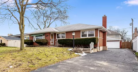 577 N Michigan St, Elmhurst, IL 60126