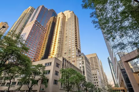 118 Erie St #34E, Chicago, IL 60611