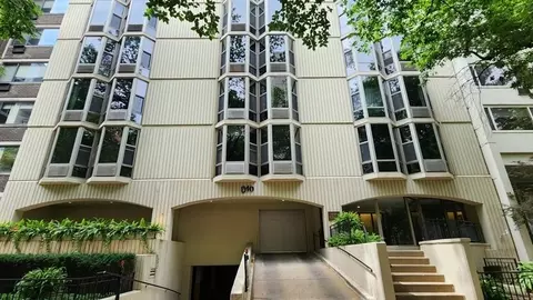 1340 N Dearborn St #G38, Chicago, IL 60610