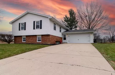 1427 Hanson Dr, Normal, IL 61761