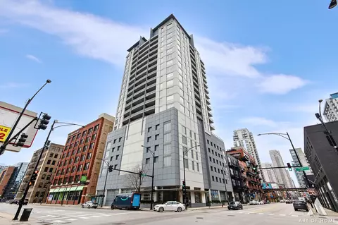 330 W Grand Ave #901, Chicago, IL 60654