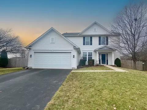 8 Lilac Ct, Bolingbrook, IL 60490