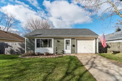 12 Afton Dr, Montgomery, IL 60538