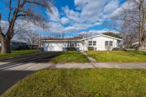 134 Laura Ln, Thornton, IL 60476
