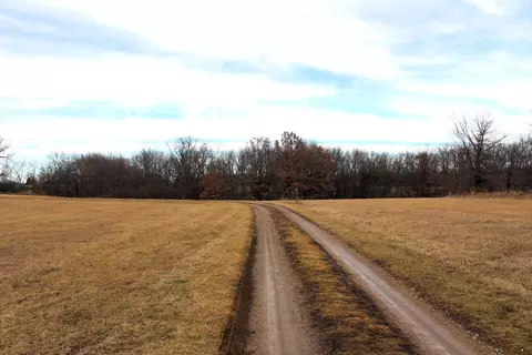 12588 Solomon Rd, Dewitt, IL 61735 photo 4