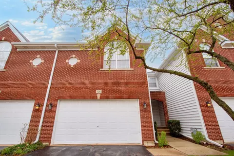 126 Fulbright Ln, Schaumburg, IL 60194