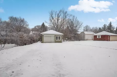 Exterior - 24 E Maple Ave, Roselle, IL 60172 photo 4 of 5