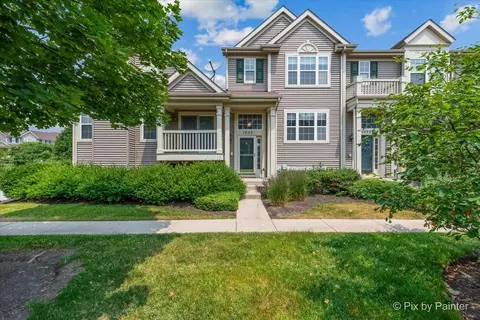 1253 Driftwood Ln, Pingree Grove, IL 60140