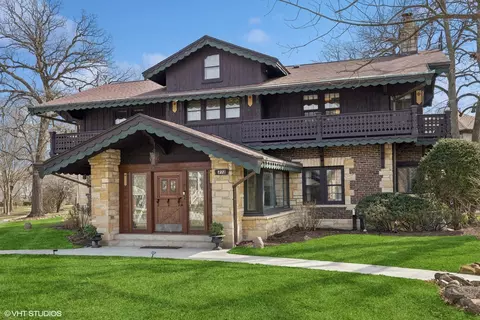 273 Maplewood Rd, Riverside, IL 60546
