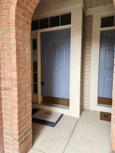 1326 Tamarack Dr, Bartlett, IL 60103 photo 2