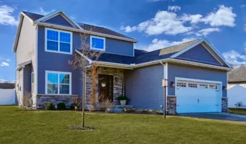 219 Red Bud Dr, Mahomet, IL 61853