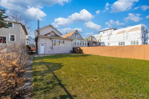 Exterior - 1237 Kenilworth Ave, Berwyn, IL 60402 photo 3 of 5