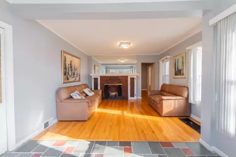 Living - 1237 Kenilworth Ave, Berwyn, IL 60402 photo 3 of 5