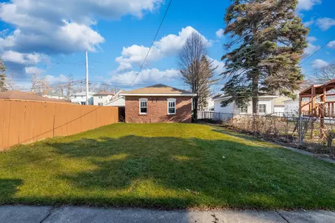 Exterior - 1237 Kenilworth Ave, Berwyn, IL 60402 photo 4 of 5