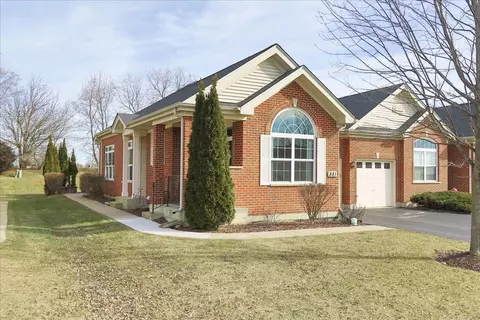 Exterior - 881 Eineke Blvd, Algonquin, IL 60102 photo 2 of 5