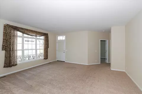 Living - 881 Eineke Blvd, Algonquin, IL 60102 photo 1 of 3