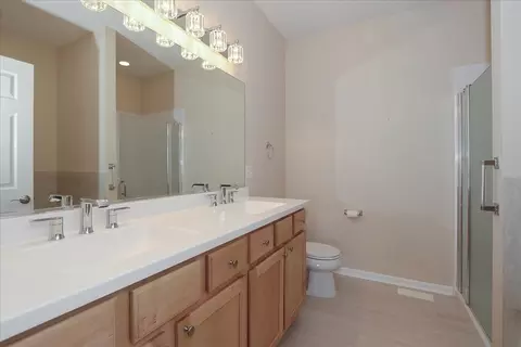 Bath - 881 Eineke Blvd, Algonquin, IL 60102 photo 1 of 3