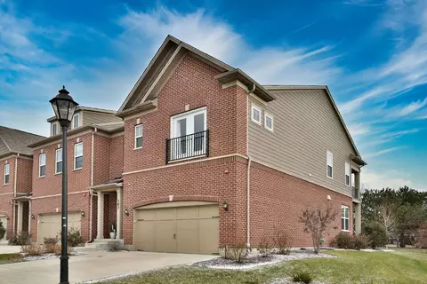 163 Paxton Rd, Bloomingdale, IL 60108