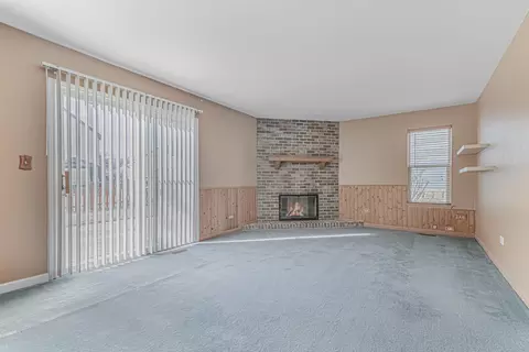 Living - 1235 Sumac Trl, Hoffman Estates, IL 60192 photo 2 of 2