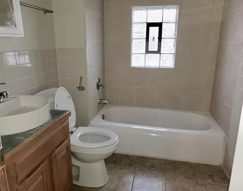 Bath - 3058 E 87th St, Chicago, IL 60617 photo 1 of 6