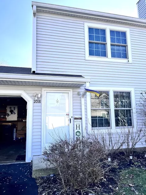 2018 Countryside Ln, Round Lake Beach, IL 60073