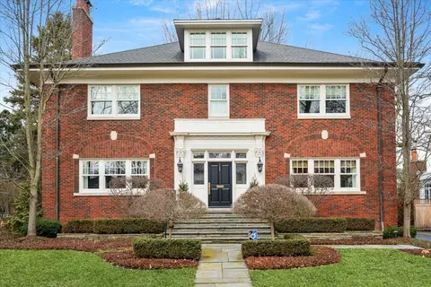 167 Abingdon Ave, Kenilworth, IL 60043