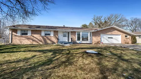 5434 Brookview Rd, Rockford, IL 61107