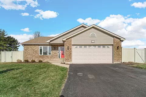 1231 Fox Hollow Ct, Dekalb, IL 60115