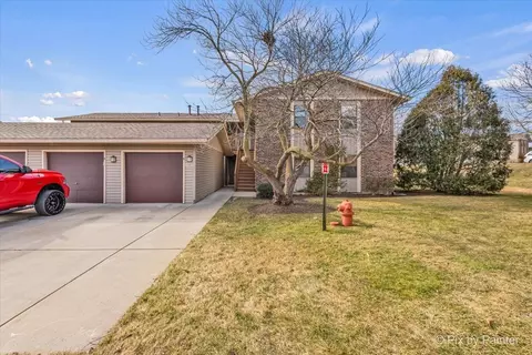 1305 Bamburg Ct #C, Hanover Park, IL 60133