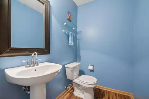 Bath - 1102 Horizon Dr, Bartlett, IL 60103 photo 1 of 4