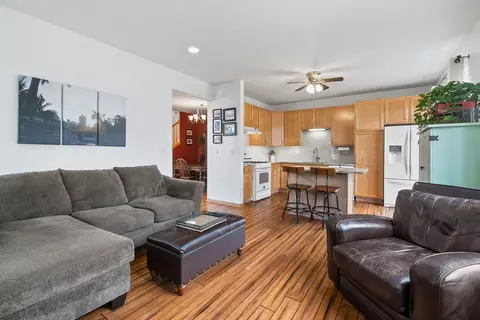Living - 1102 Horizon Dr, Bartlett, IL 60103 photo 5 of 8