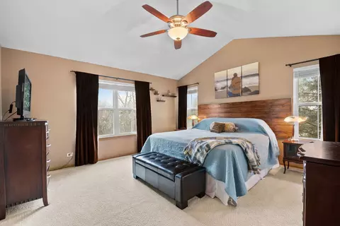 Bedroom - 1102 Horizon Dr, Bartlett, IL 60103 photo 1 of 3