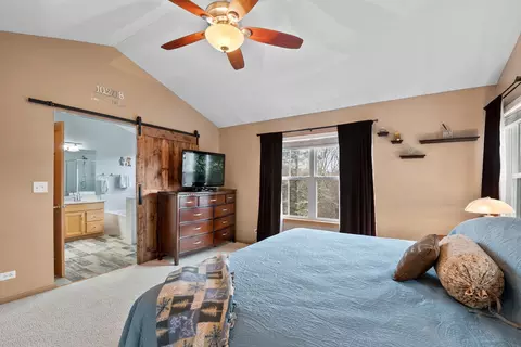 Bedroom - 1102 Horizon Dr, Bartlett, IL 60103 photo 2 of 3