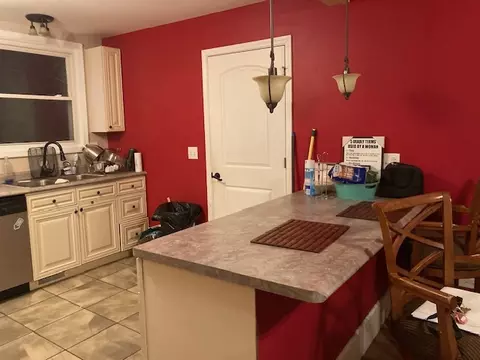 25 N Commonwealth Ave, Elgin, IL 60123 photo 2