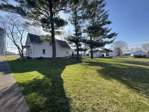 300 Main St, Leonore, IL 61332 photo 2