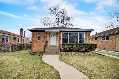 8217 Monticello Ave, Skokie, IL 60076