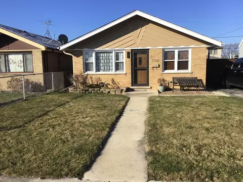 7718 Nagle Ave, Burbank, IL 60459