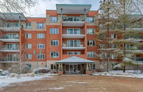 3950 W Bryn Mawr Ave #203, Chicago, IL 60659