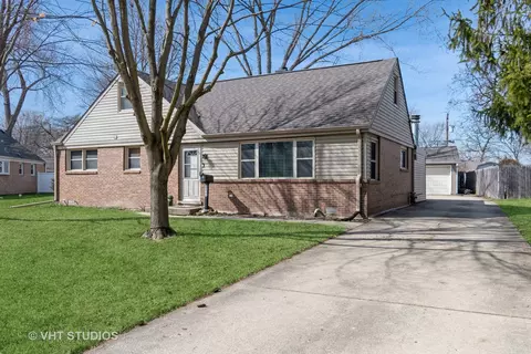 317 Brookwood Ter, Roselle, IL 60172