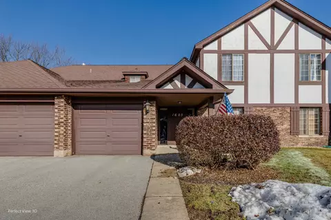 1605 Thames Ct #B, Wheaton, IL 60189