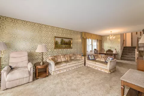 8150 N Root Ct, Niles, IL 60714 photo 3
