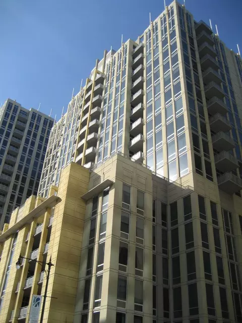 720 N Larrabee St #1112, Chicago, IL 60654
